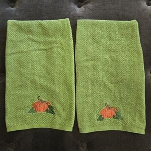 Pumpkin Towels - Like New‎